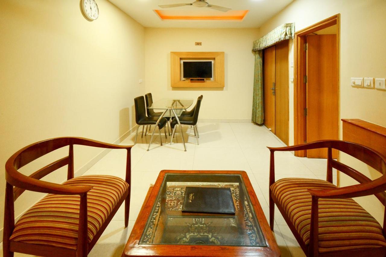 Collection O 2521 Hotel The Vinayak Gwalior Exterior photo