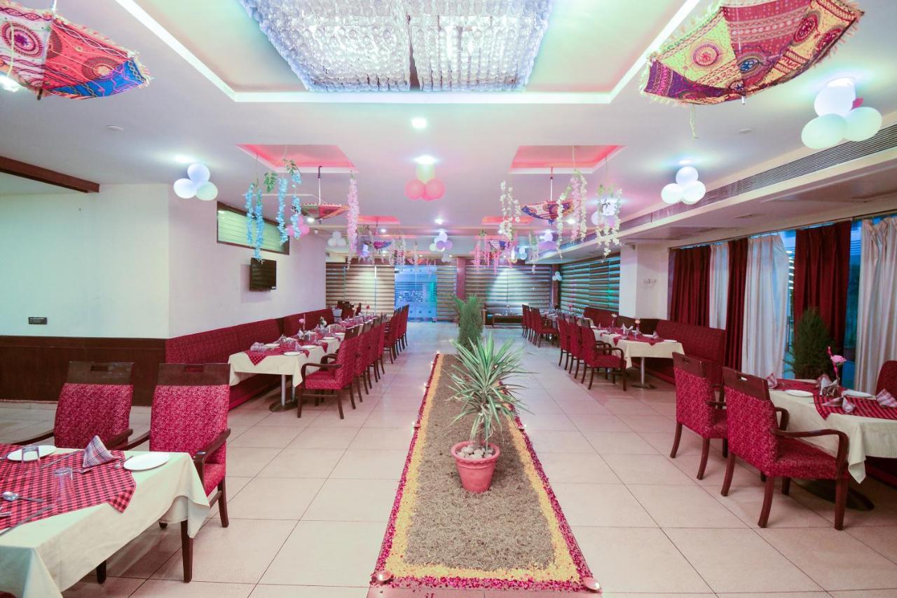 Collection O 2521 Hotel The Vinayak Gwalior Exterior photo