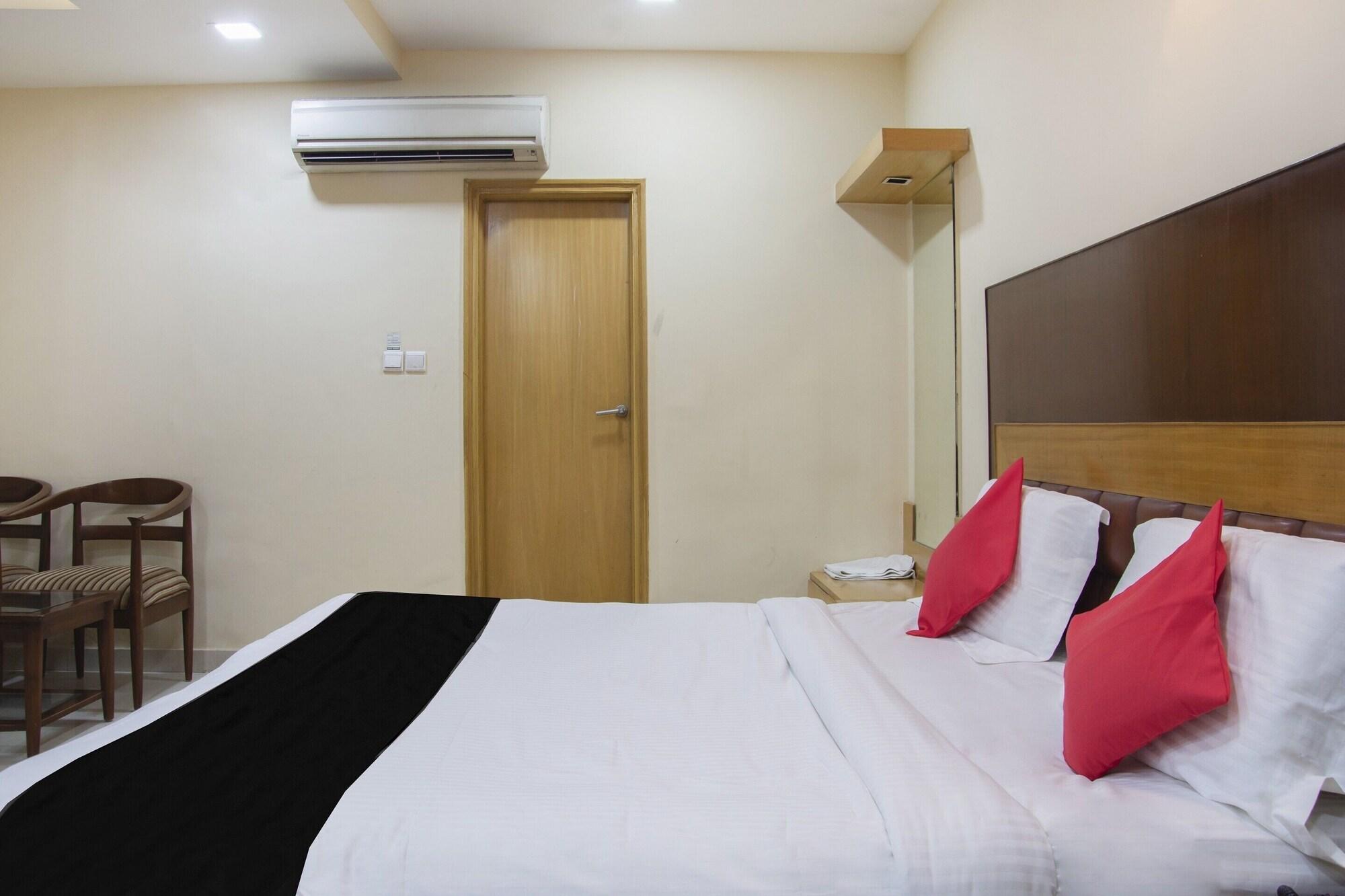 Collection O 2521 Hotel The Vinayak Gwalior Exterior photo