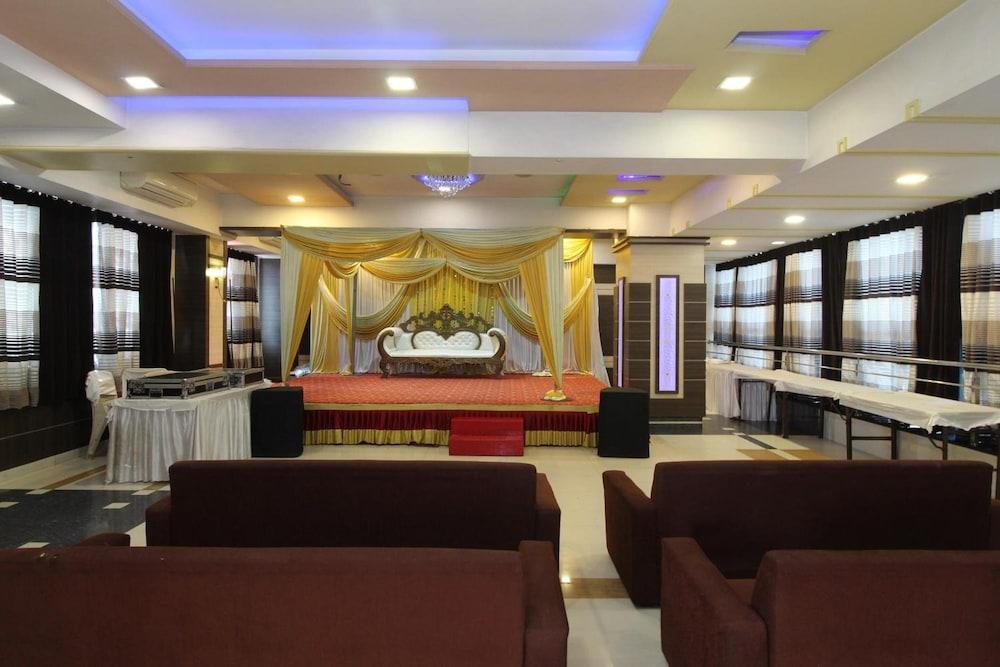 Collection O 2521 Hotel The Vinayak Gwalior Exterior photo