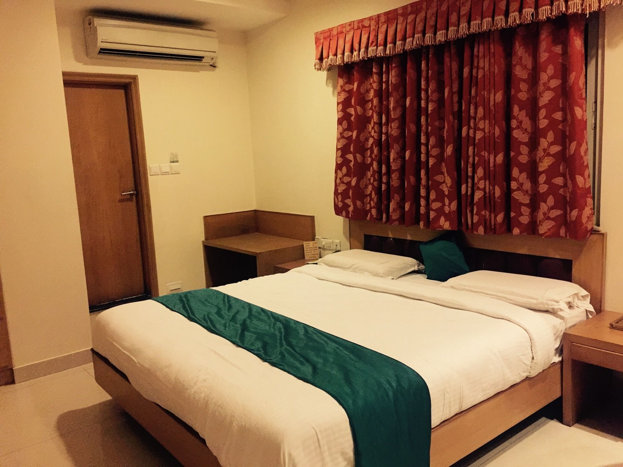 Collection O 2521 Hotel The Vinayak Gwalior Exterior photo